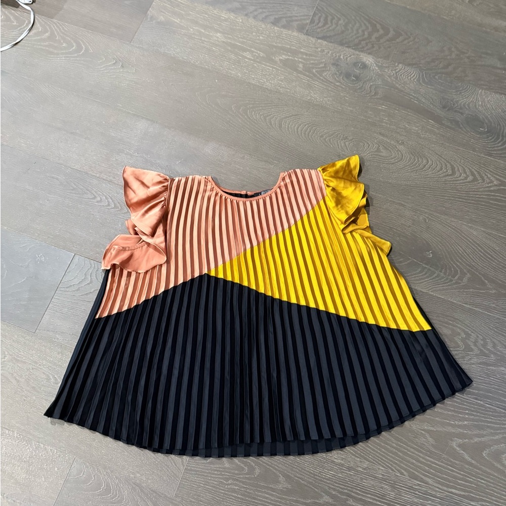 1 State Pleated Color Block Top